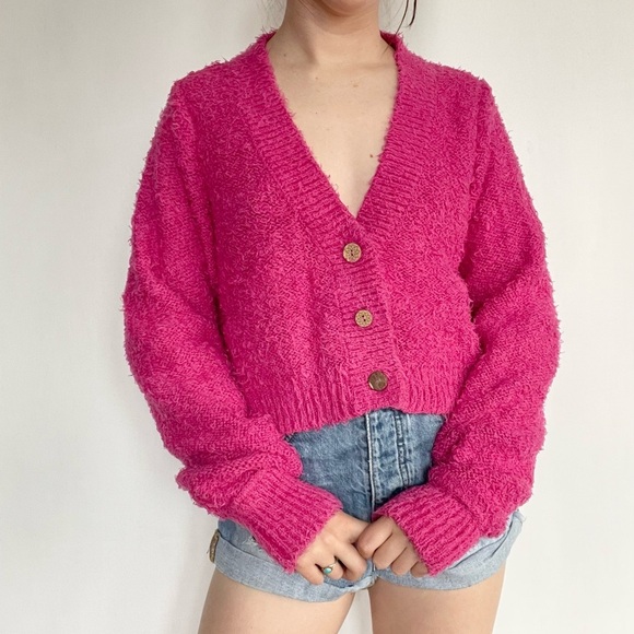 Free People We The Free Bright Pink Fuzzy Button Up Cropped Cardigan Fuscia S - Picture 1 of 11